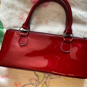 NWT Wine purse. That's right, it's insulated to carry a bottle of wine🍷
